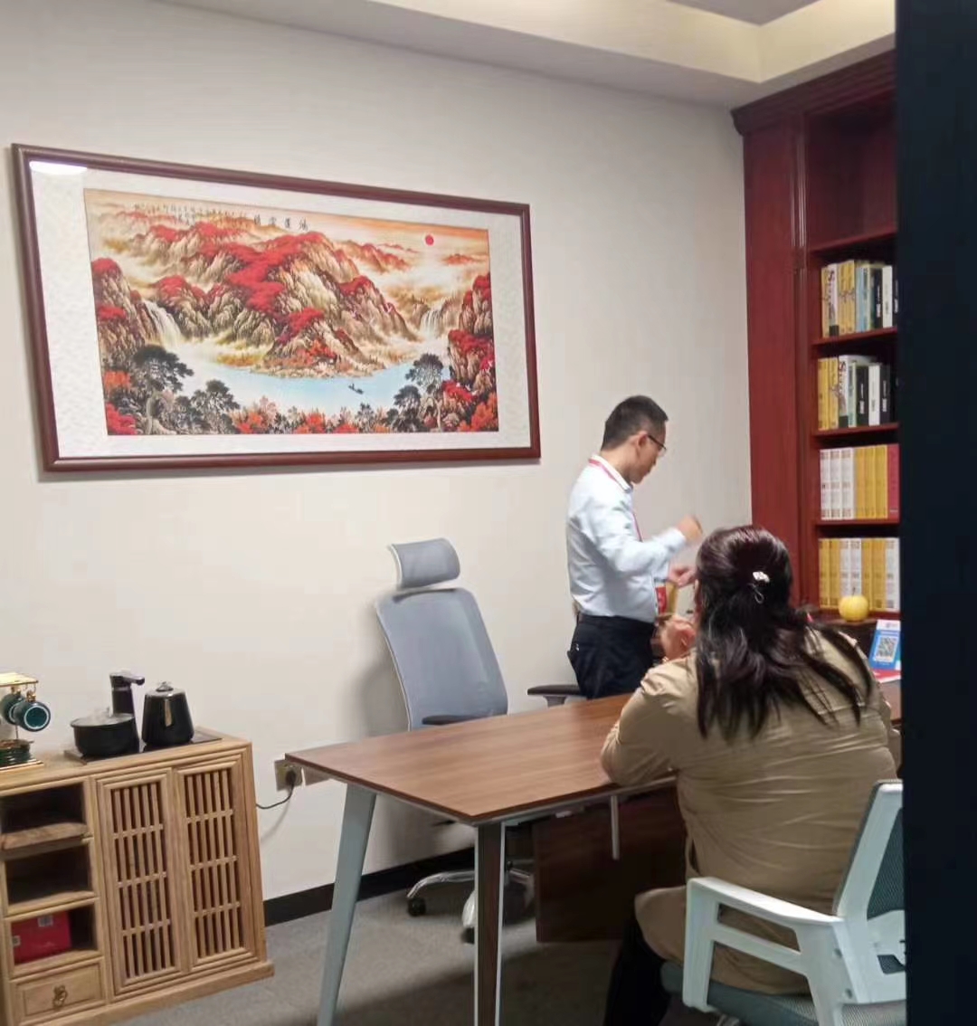 歡迎平陰趙老師一家來濟南總部考察